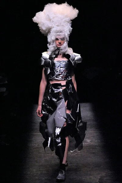 Look 19